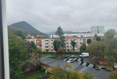 Apartament cu 2 camere decomandat, mobilat în Centrul Civic