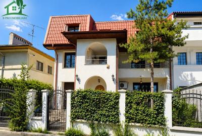 Casă individuală cu 10 camere în Primăverii