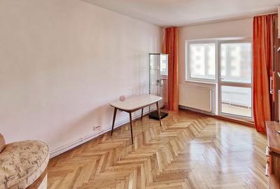 Apartament cu 3 camere decomandat, mobilat în Județean