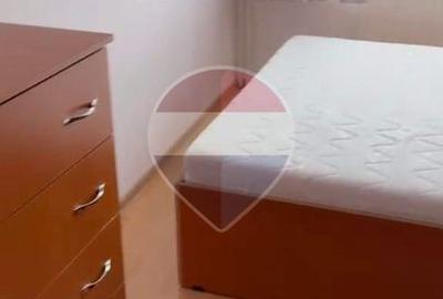 Apartament 3 camere | Alexandru – Liceul Miron Costin -390 euro - 2
