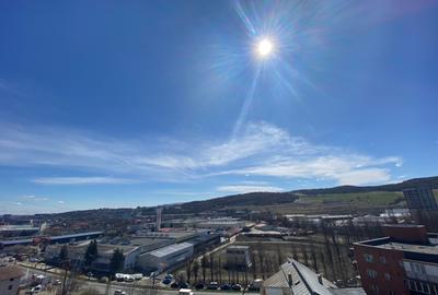 Apartament 2 camere, luminos, bloc cu lift, balcon ,baie cu geam –Calea Baciului - 10