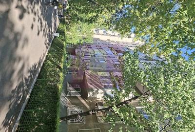Apartament cu 3 camere decomandat în Tineretului