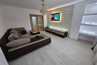 Apartament cu 3 camere, mobilat în Decebal
