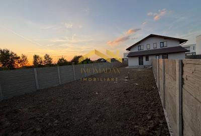 Duplex cu 4 camere în Bucovăț (Remetea Mare)