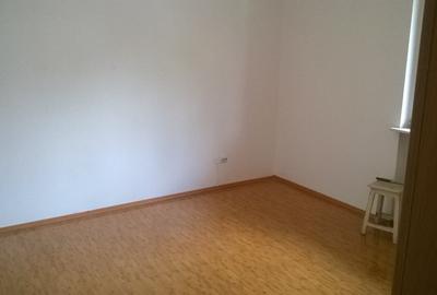 ,3 cam in vila,2 intrari,parter,PARCARE 2 -3 AUTOTURISME, - 9