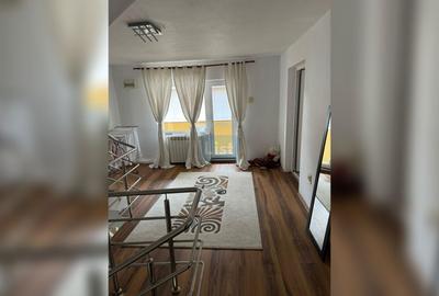 🏡 Casă spațioasă de vânzare - 210.000 € - 15