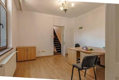Vilă spațioasă de închiriat, 11 camere, București - 17