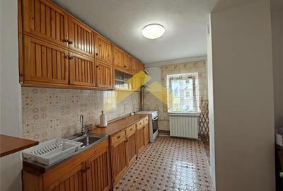 Apartament 3 camere de inchiriat zona Podgoria - 2