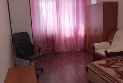 Apartament cu 2 camere decomandat în Berceni