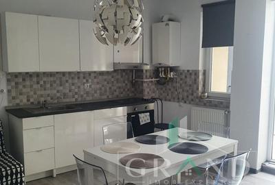 Apartament cu 2 camere semidecomandat, mobilat în Semicentral