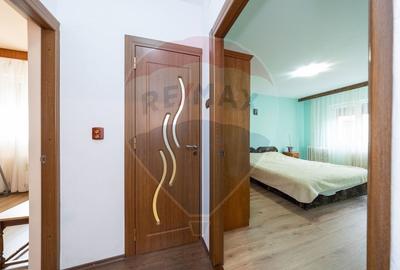 Apartament 3 camere | Zonă liniștită | Colonia Metrom 1A - 15