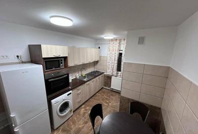 P-ta Gorjului-Moinesti,5 minute Metrou,apartament 3 camere cu centrala