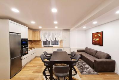 Apartament cu 4 camere semidecomandat, mobilat în Zorilor