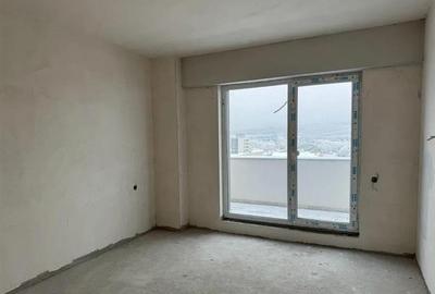 Apartament cu 4 camere semidecomandat în Mărăști