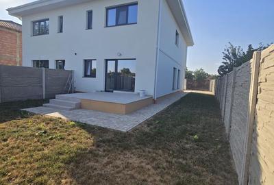 Duplex cu 4 camere în Moșnița Nouă