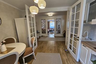 Apartament cu 3 camere decomandat în Central