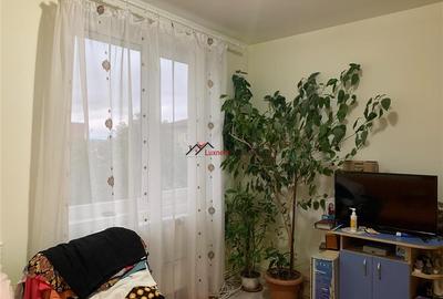 Apartament 2 camere + bucătărie, renovat recent, cu parcare – Dealul F - 15