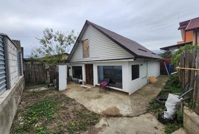 Casă individuală cu 3 camere în Valea Adâncă