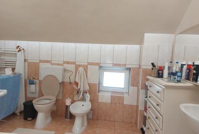Vila cu 9 camere in zona Spitalului Judetean - str.Gh.Doja - 8