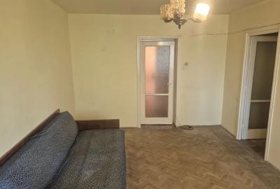 Apartament cu 2 camere semidecomandat, mobilat în Pantelimon
