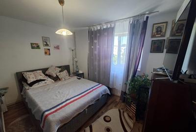 Apartament cu 2 camere decomandat în Baza 3