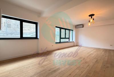 Apartament cu 3 camere semidecomandat în Polonă