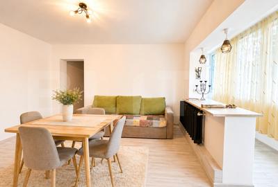 Apartament cu 3 camere semidecomandat, mobilat în Cetate