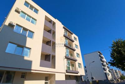 Apartament cu 4 camere semidecomandat în Berceni