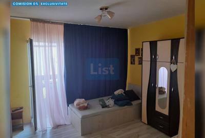 Apartament cu 3 camere decomandat în