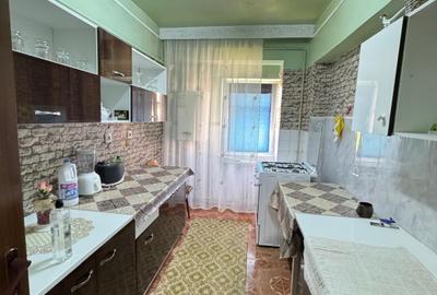 Etaj 3 - Apartament 3 camere decomandat - doua bai - doua balcoane - Dacia - 9