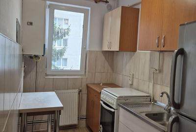 Apartament 2 camere, etaj 1, centrală proprie, str. Vasile Goldiș, Sfâ - 4
