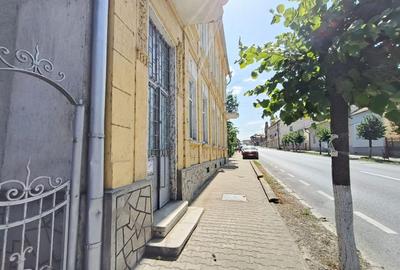 VÂNZARE - SPAȚIU COMERCIAL, CLĂDIRE INTERBELICĂ, CENTRU SIRET - 25