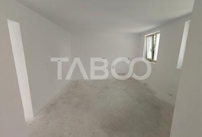 Casa spatioasa - aer curat si priveliste spre munti - teren 1203 mp - 17