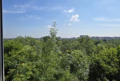 Apartament cu 4 camere decomandat, mobilat în Tei