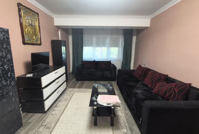 Apartament cu 2 camere semidecomandat, mobilat în Casa de Cultură
