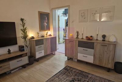Apartament cu 3 camere semidecomandat în 1 Mai