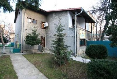 Casă cu 5 camere în Floreasca