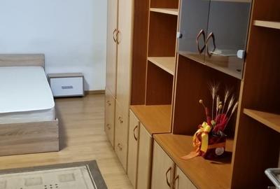 Apartament cu 2 camere decomandat în Costin Georgian
