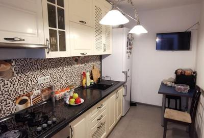 Apartament cu 3 camere decomandat în Giurgiului