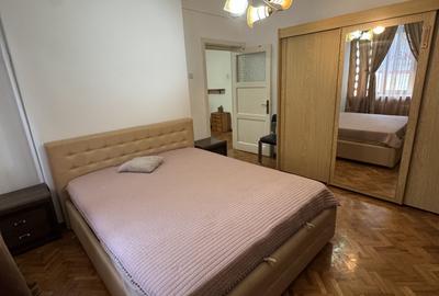Apartament cu 3 camere semidecomandat în Ultracentral