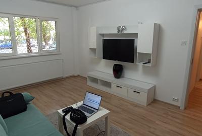 Apartament cu 3 cam cf 1 dec, mobilat si utilat, P/8 --Pecineaga sector 5 - 2