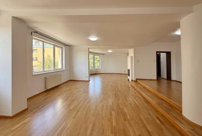 Apartament cu 3 camere decomandat, mobilat în Floreasca