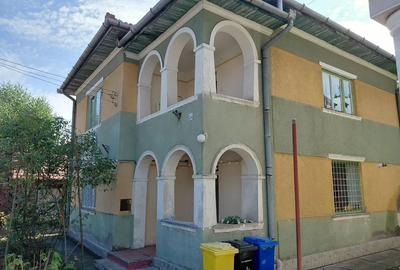 Casă individuală cu 5 camere în Andrei Mureșanu