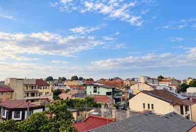 Birou, de 33.00 mp, în Faleza Nord