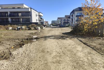 Teren Construcții intravilan de 700 mp, în Tractorul