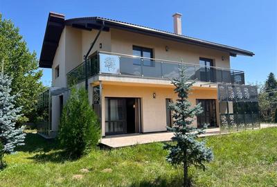 Casă individuală cu 4 camere în Sânpetru