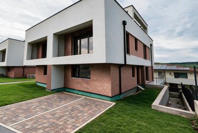 Duplex cu 4 camere în Florești