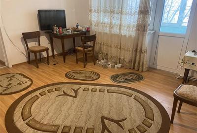Apartament cu 3 camere nedecomandat în Gară