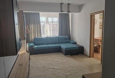 Apartament cu 2 camere semidecomandat, mobilat în Apărătorii Patriei