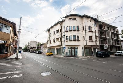 Birou, 856 mp în Central